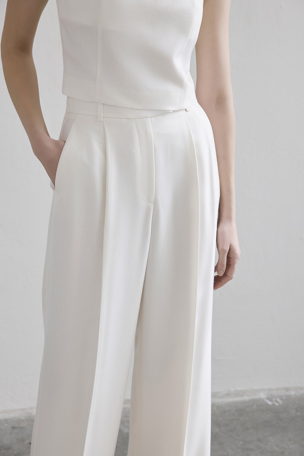 Crease Detail Pleated Wide Leg Pants