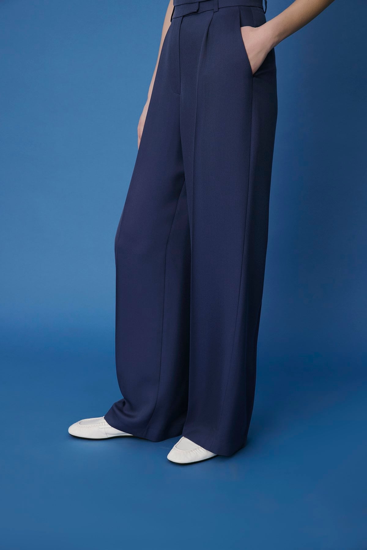 Crease Detail Pleated Wide Leg Pants