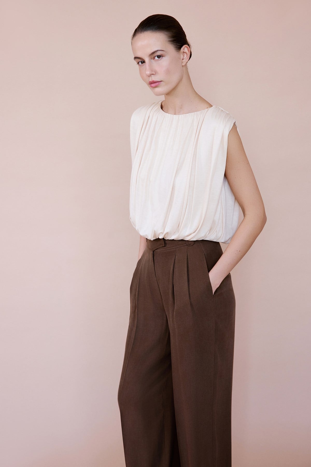Crew Neck Knitted Tobacco Blouse