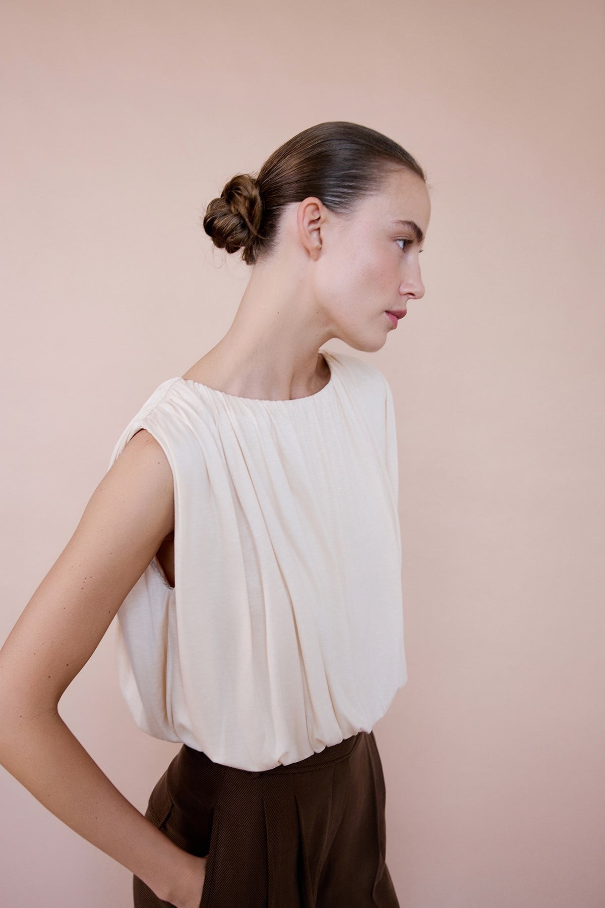 Crew Neck Knitted Tobacco Blouse