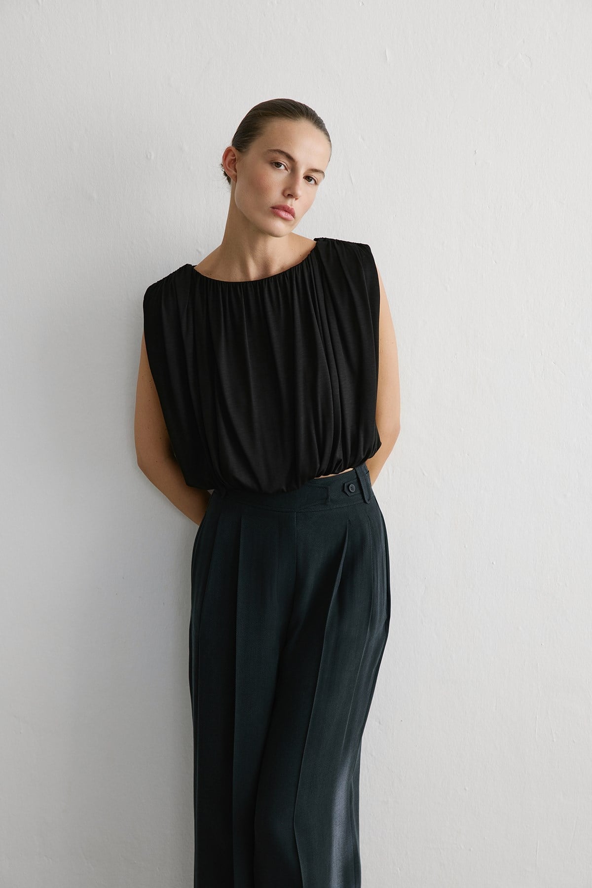 Crew Neck Knitted Tobacco Blouse