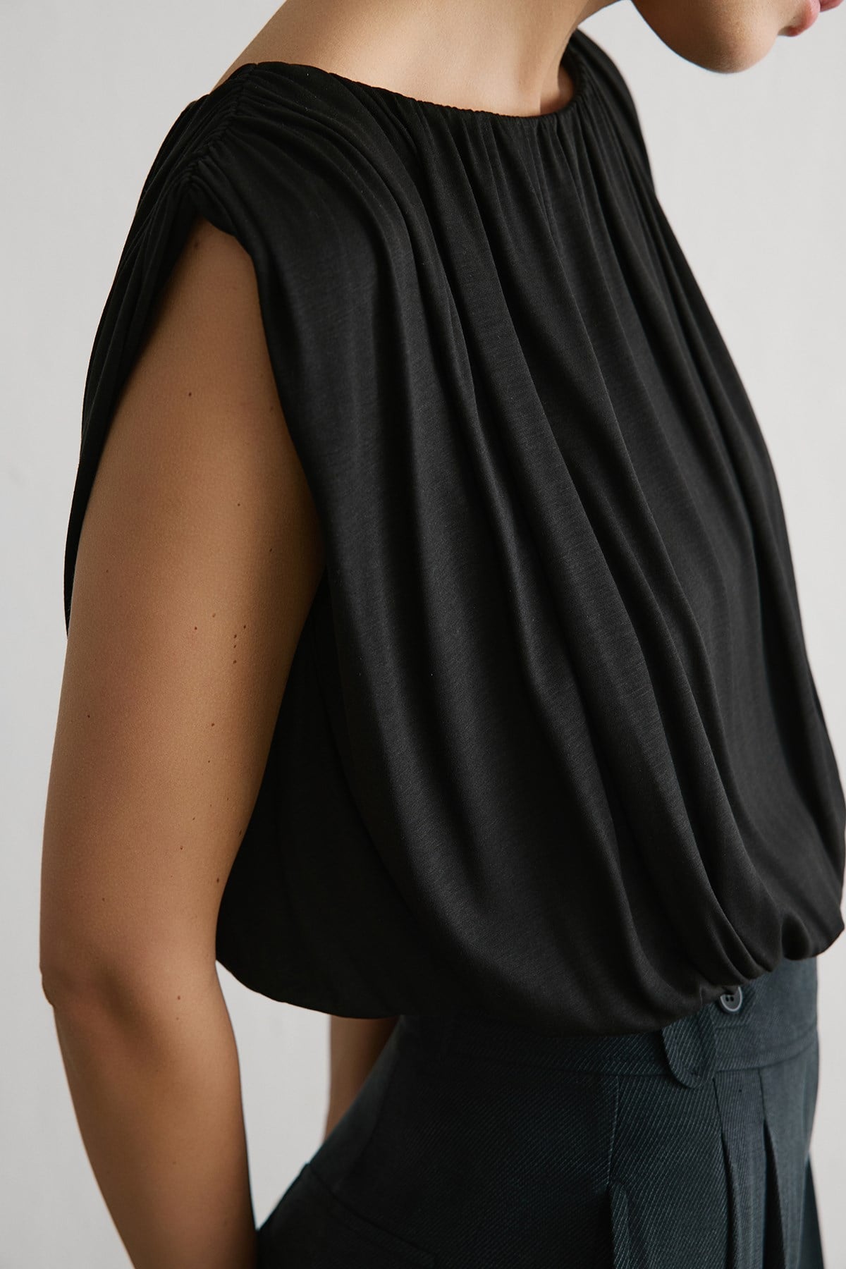 Crew Neck Knitted Tobacco Blouse