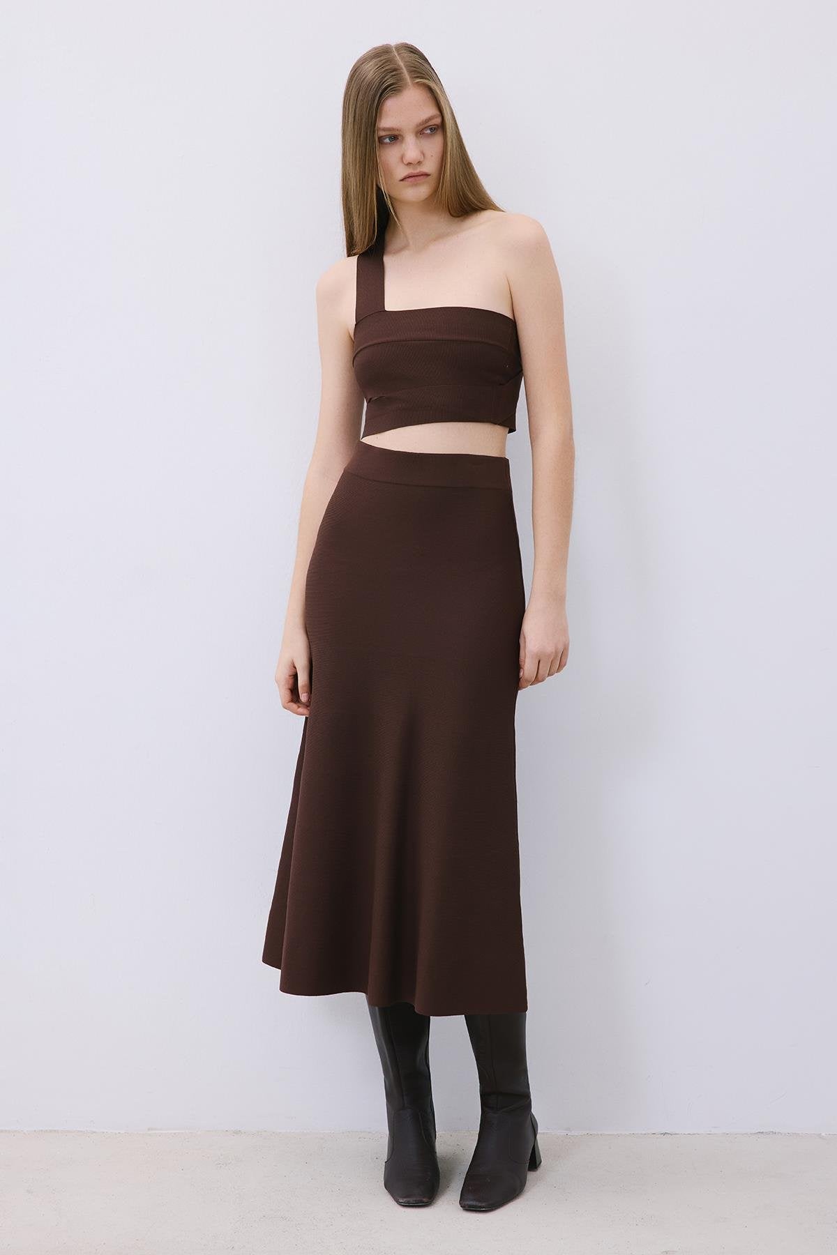 Knit Midi Skirt with Elastic Waist