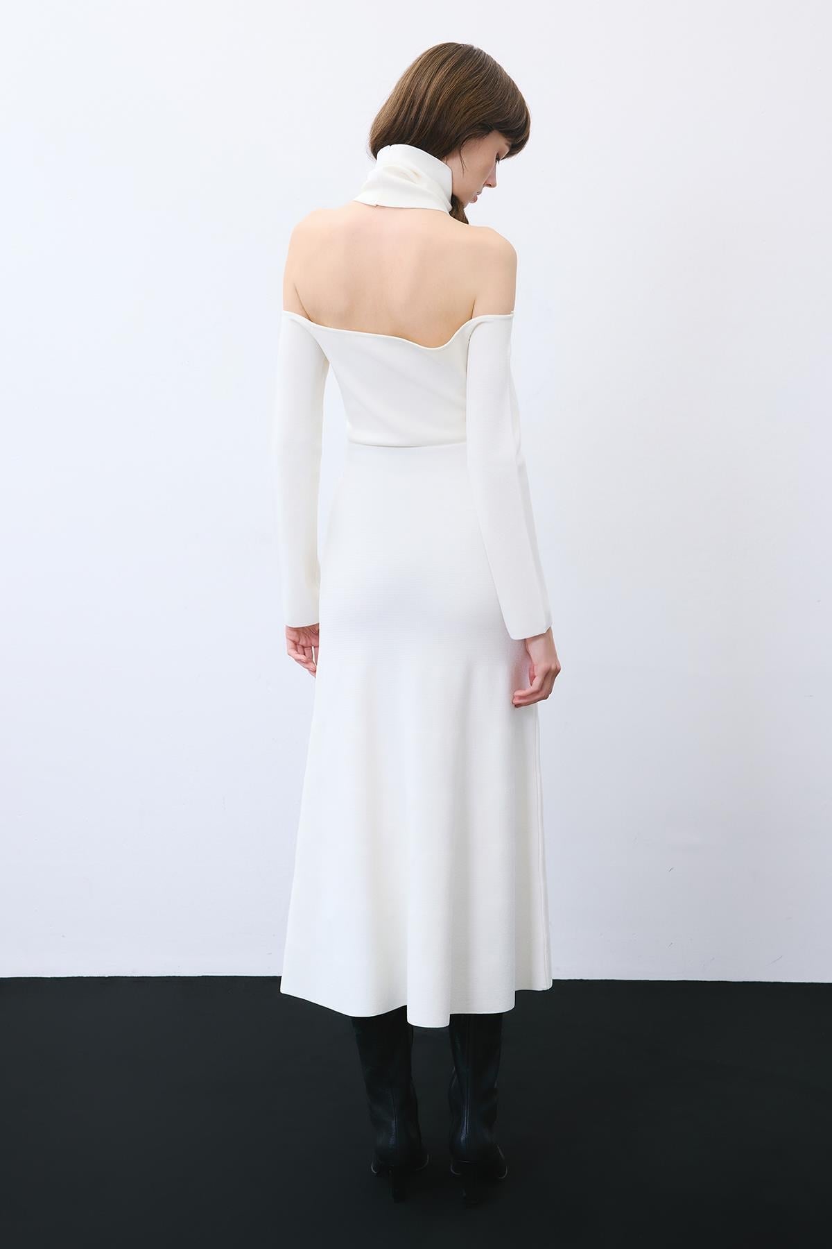 Knit Midi Skirt with Elastic Waist
