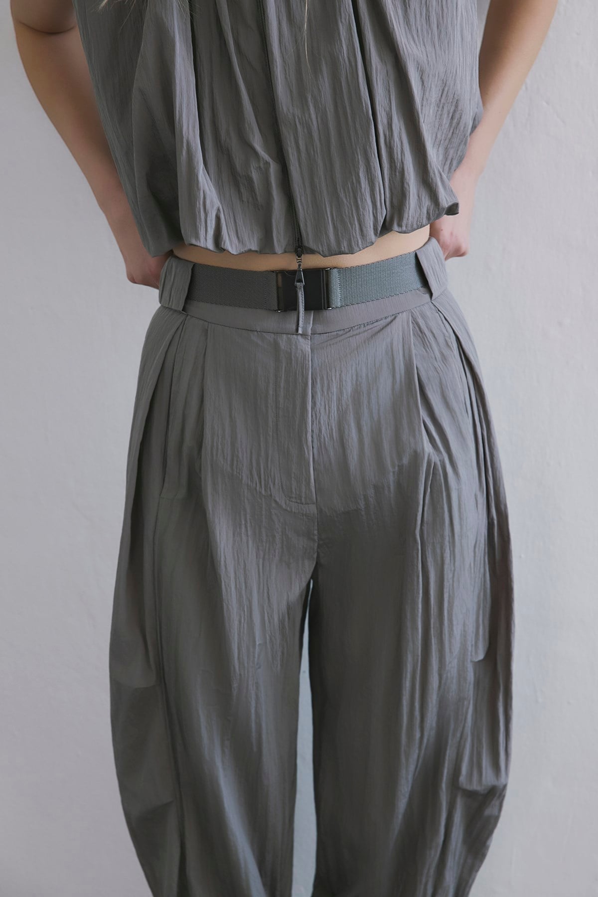 Metal Buckle Pleated Pocket Pants