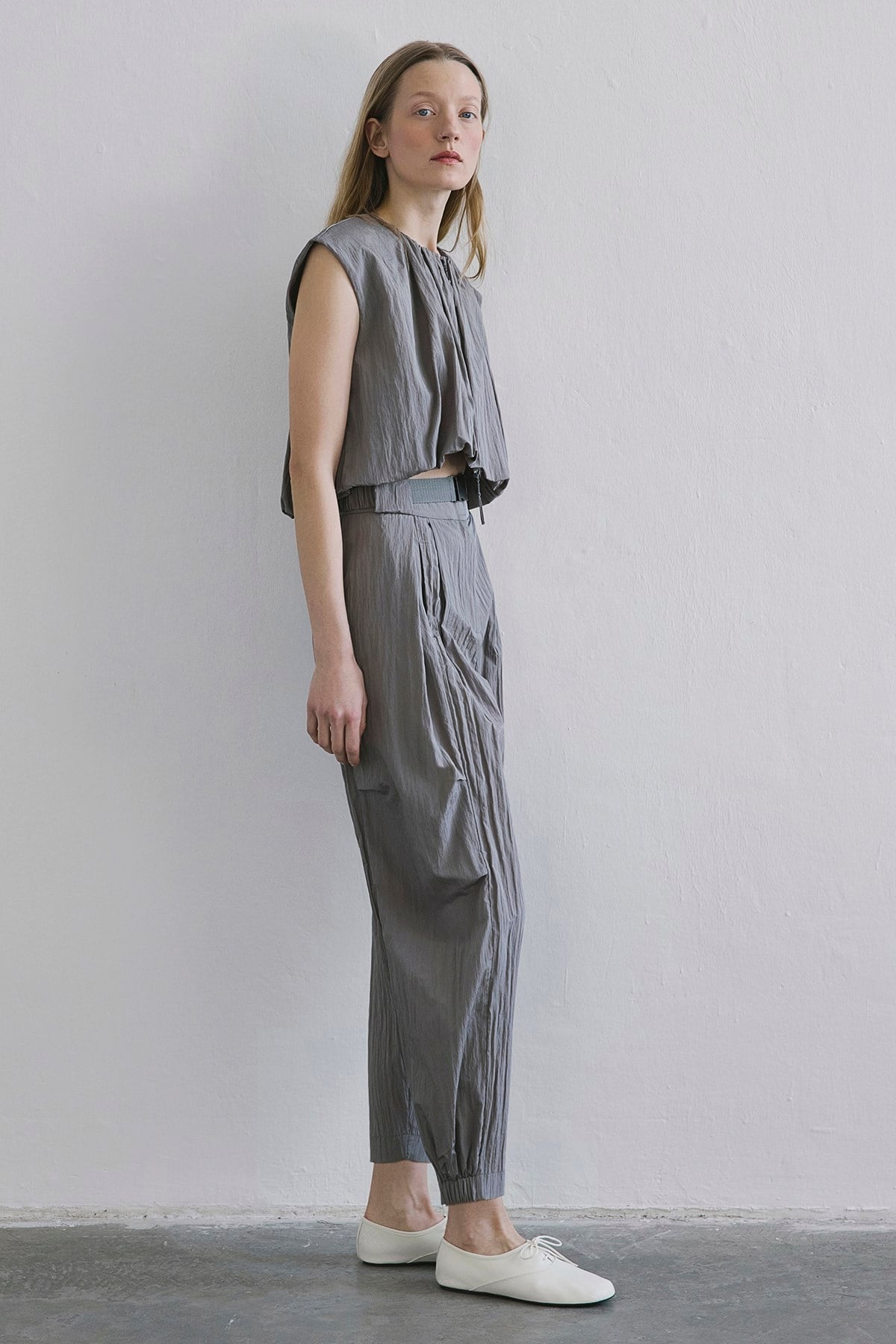 Metal Buckle Pleated Pocket Pants