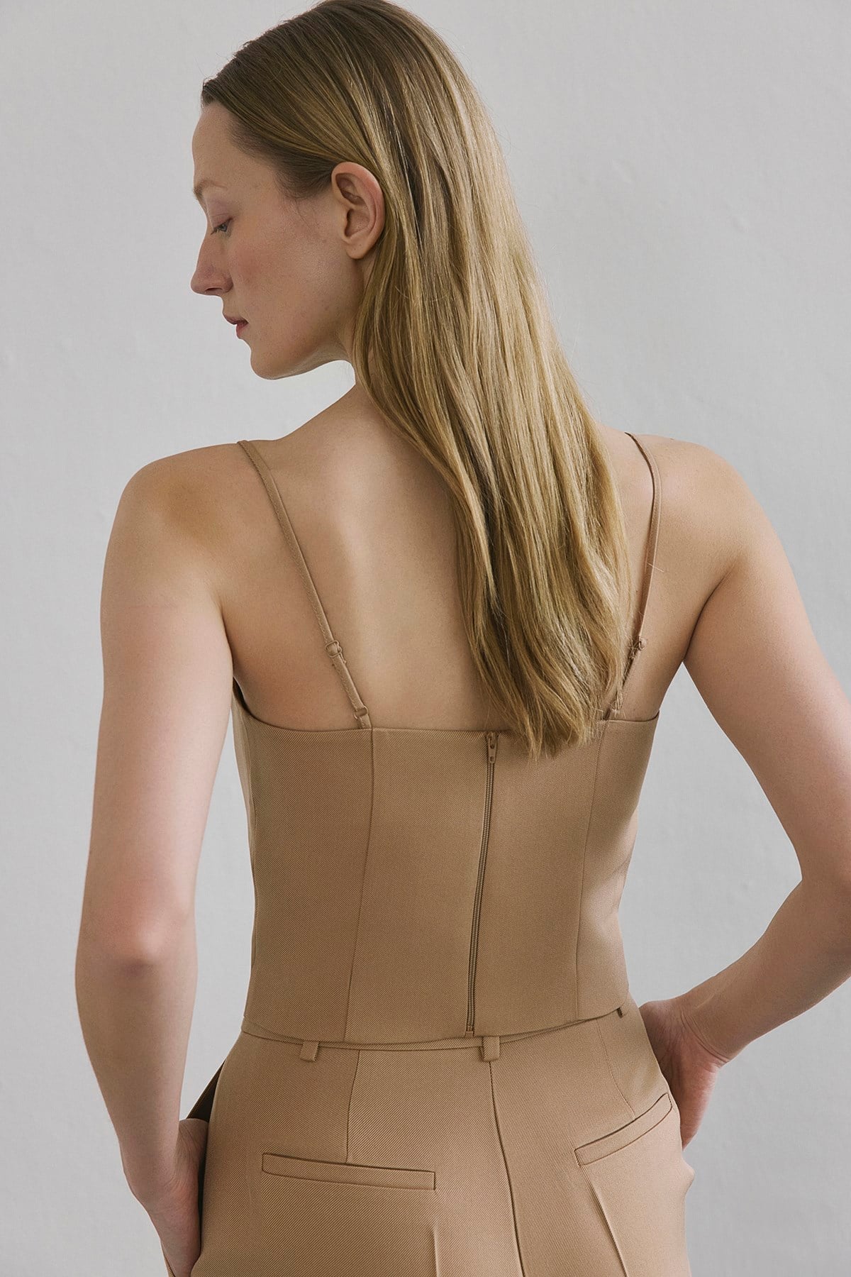 Sleeveless Back Zipper Blouse