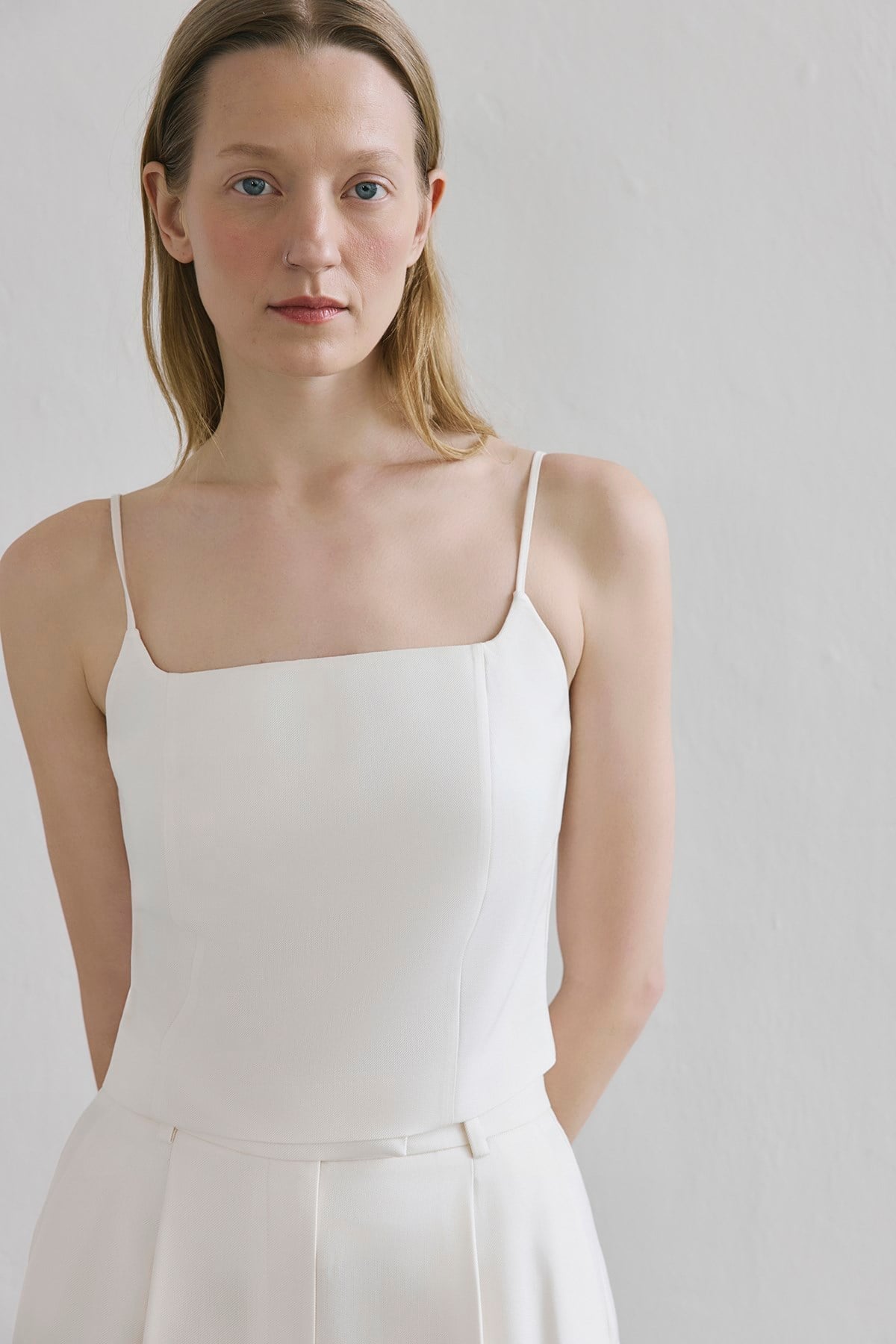 Sleeveless Back Zipper Blouse