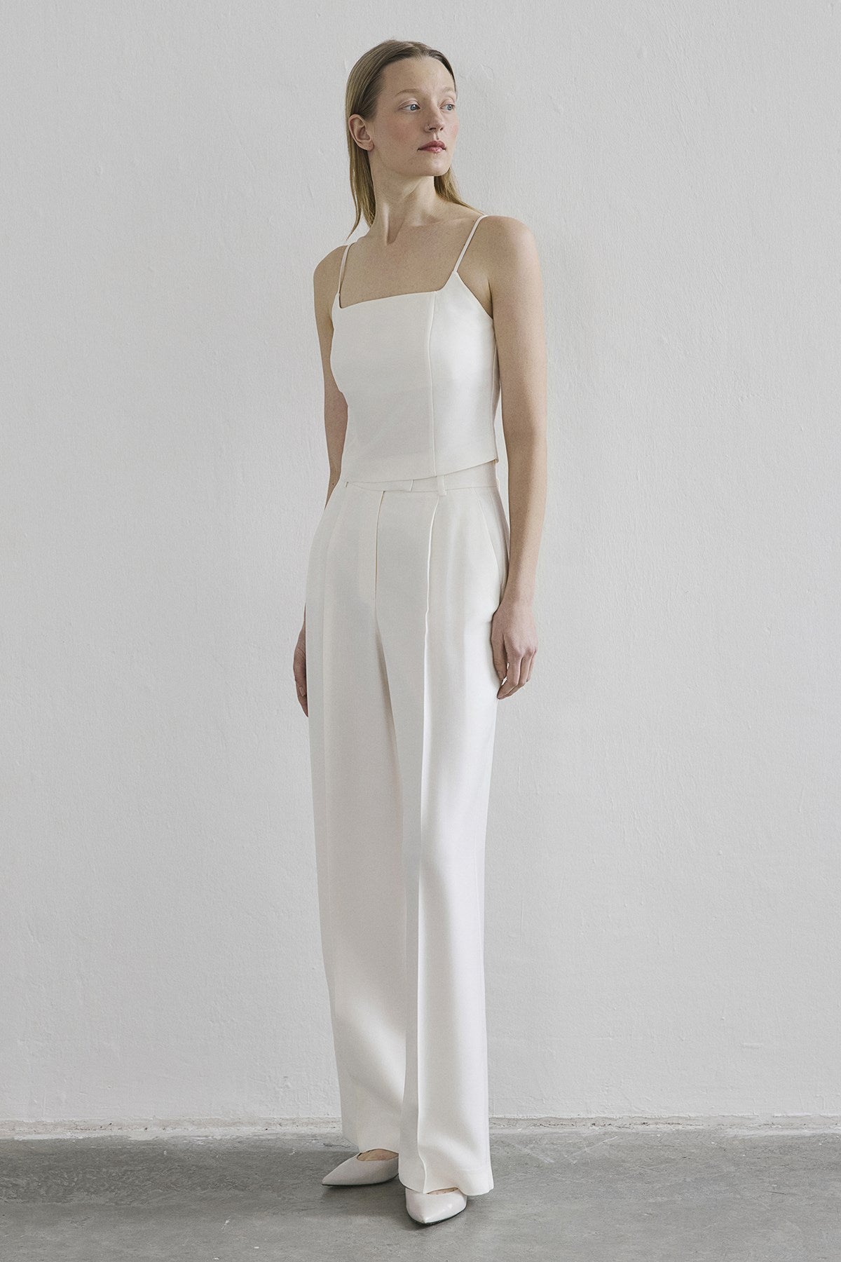 Sleeveless Back Zipper Blouse