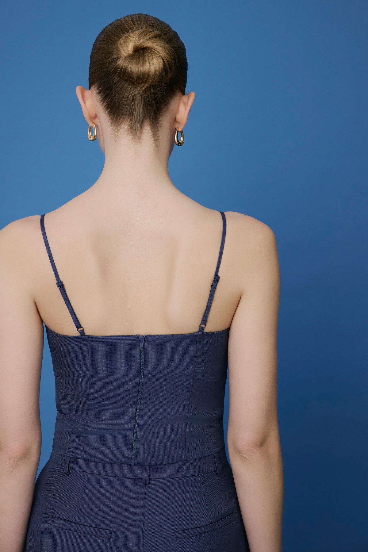 Sleeveless Back Zipper Blouse
