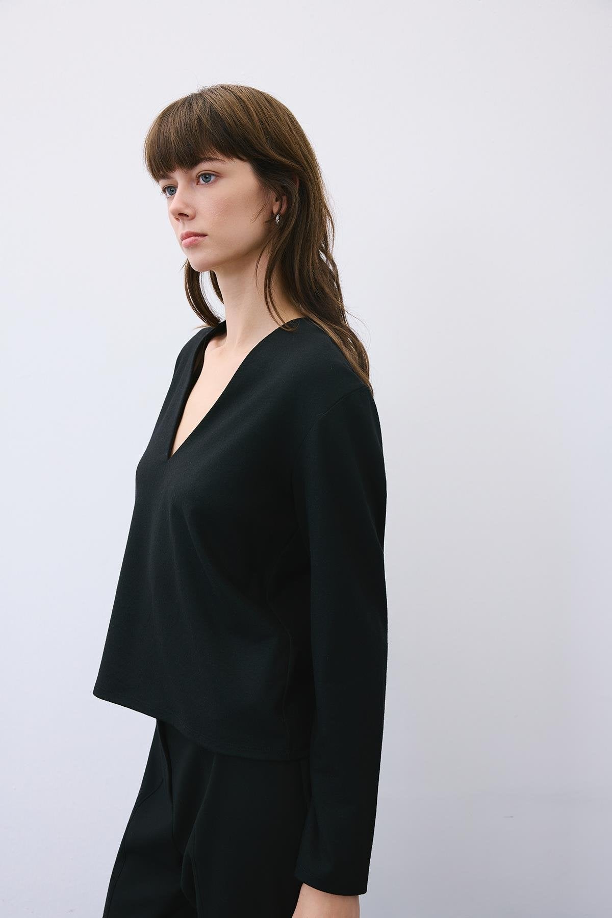 V-Neck Basic Knit Blouse