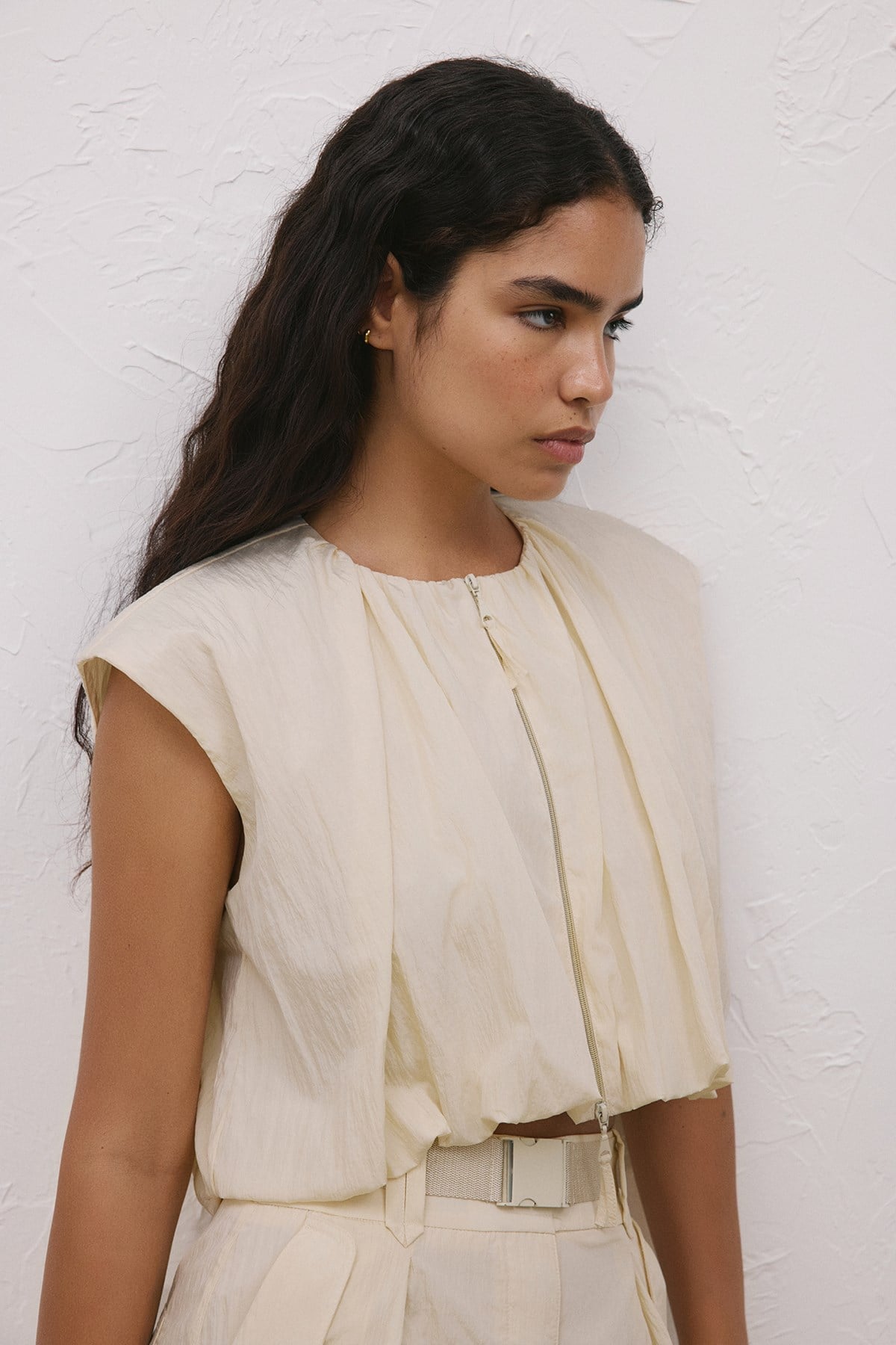 Ecru Zippered Short Sleeve Vest