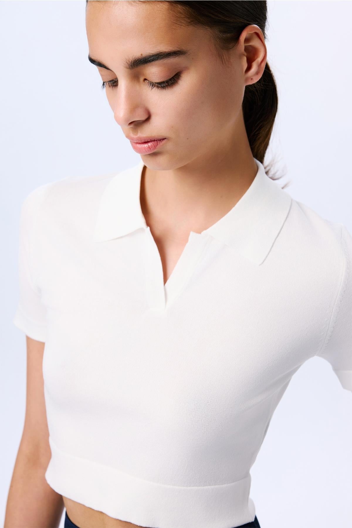 Basic Short Sleeve Crop  Blouse