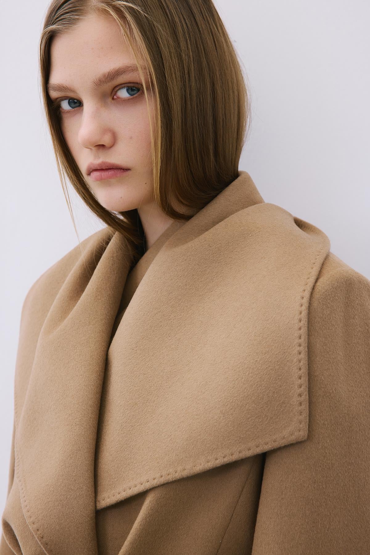 Cashmere Coat with Wide Collar and Belt