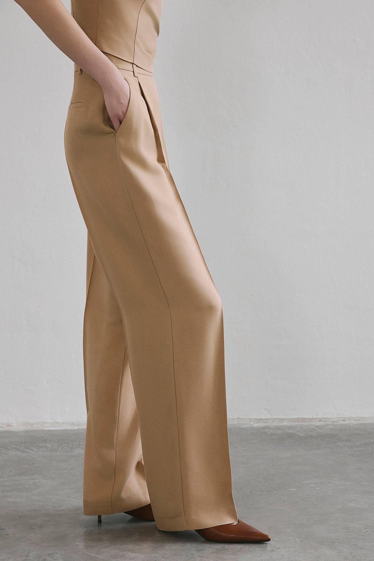 Crease Detail Pleated Wide Leg  Pants