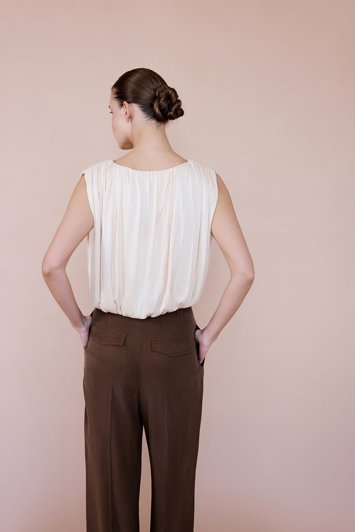 Crew Neck Knitted Tobacco Blouse