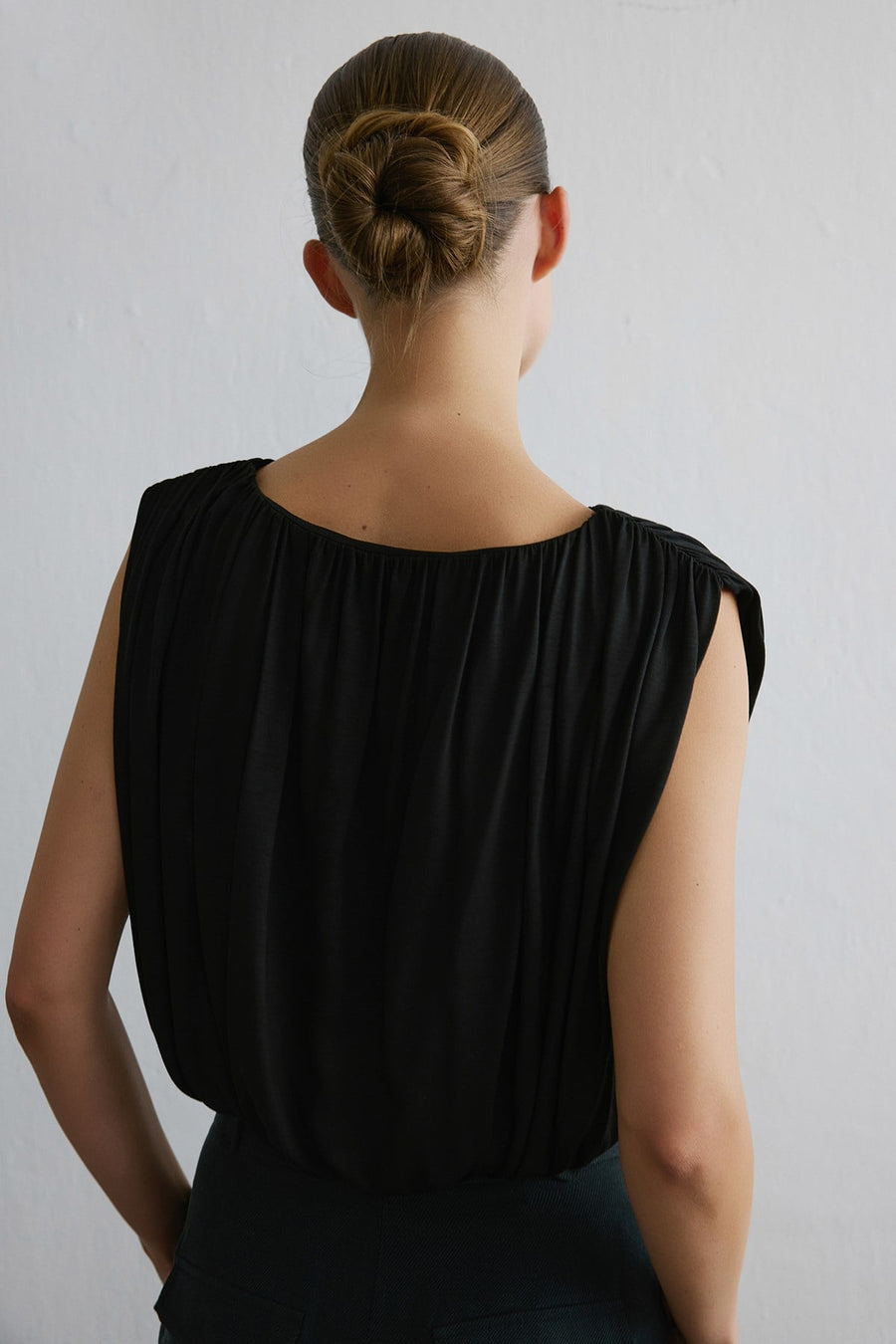 Crew Neck Knitted Tobacco Blouse