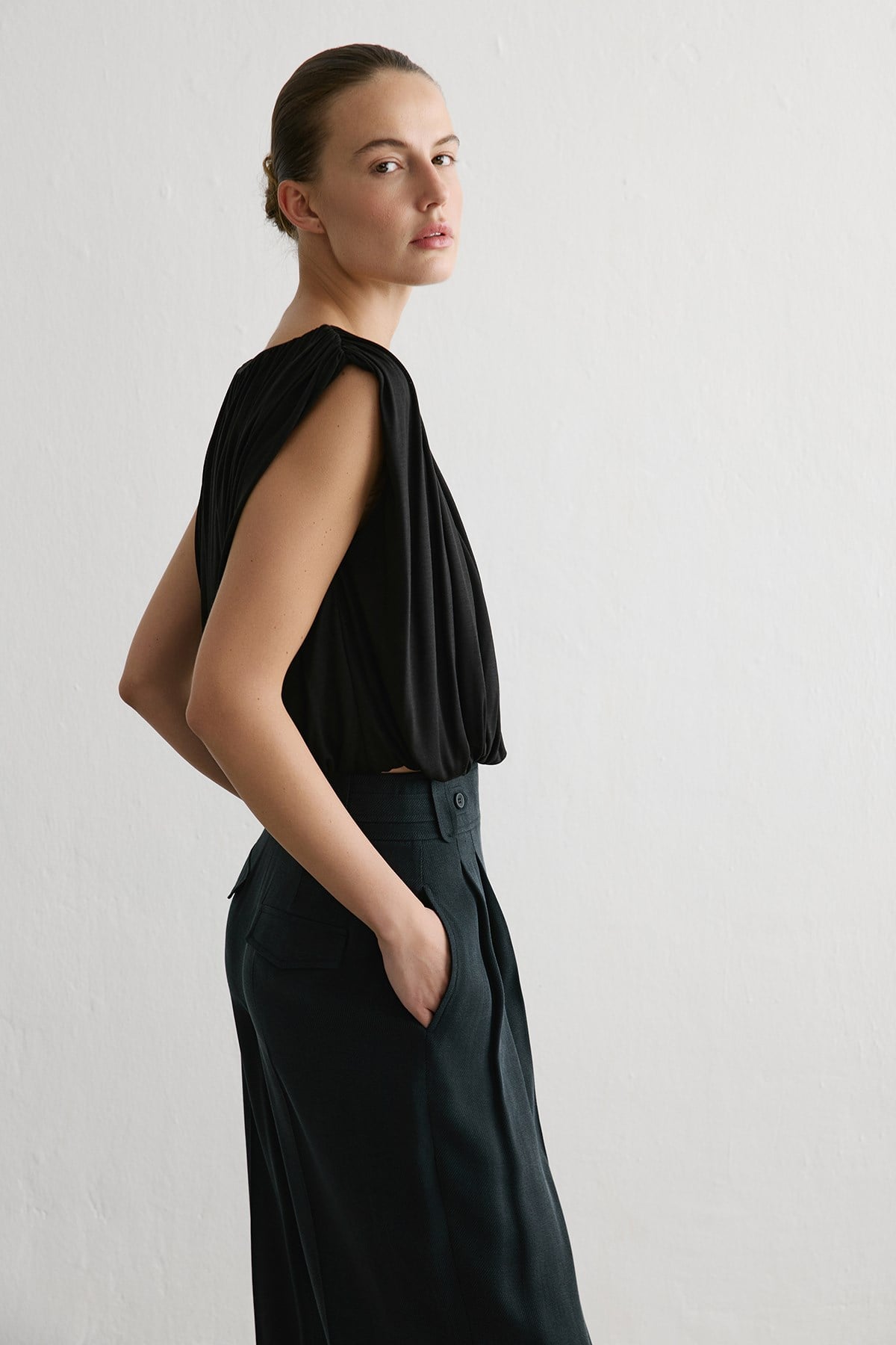 Crew Neck Knitted Tobacco Blouse