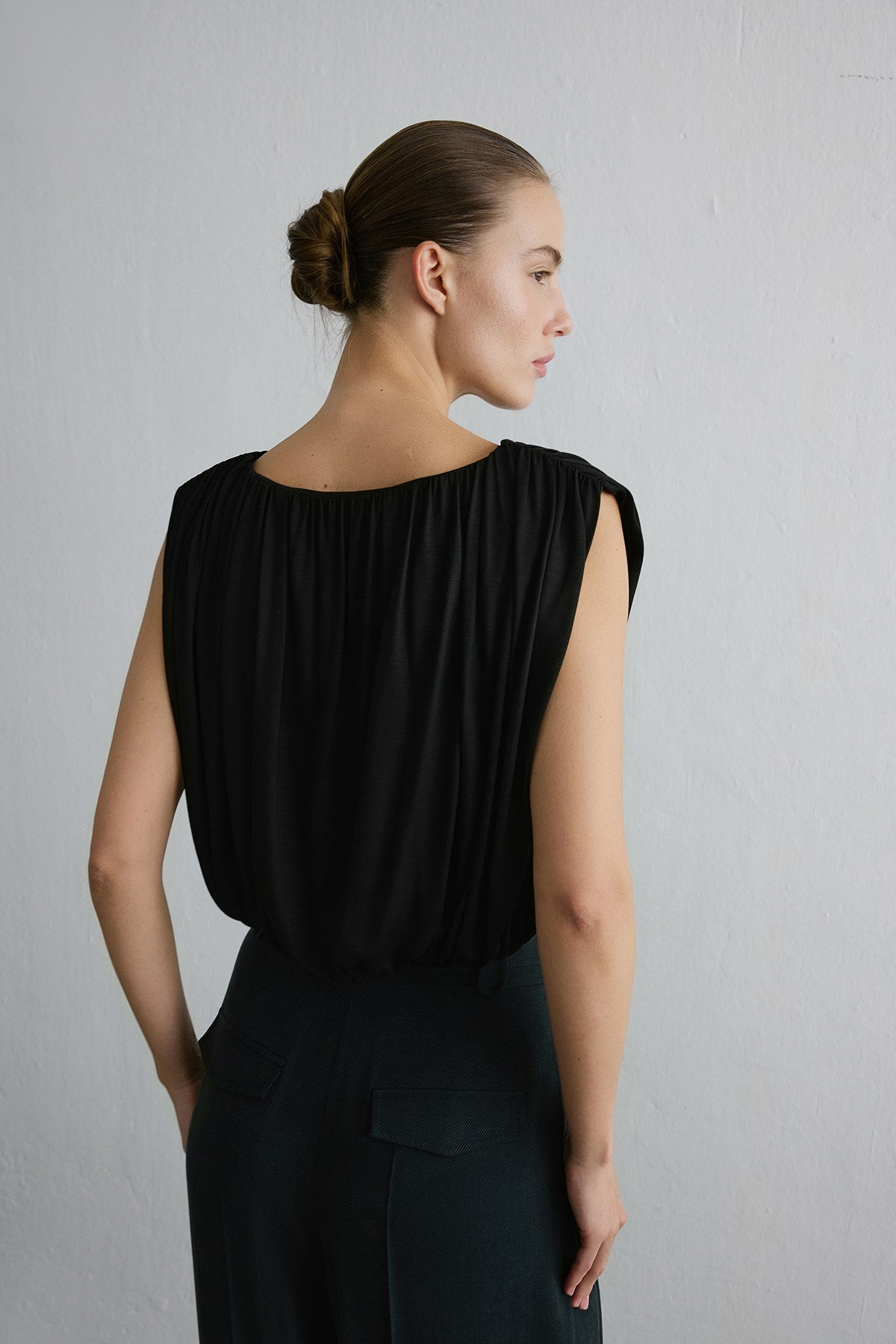 Crew Neck Knitted Tobacco Blouse