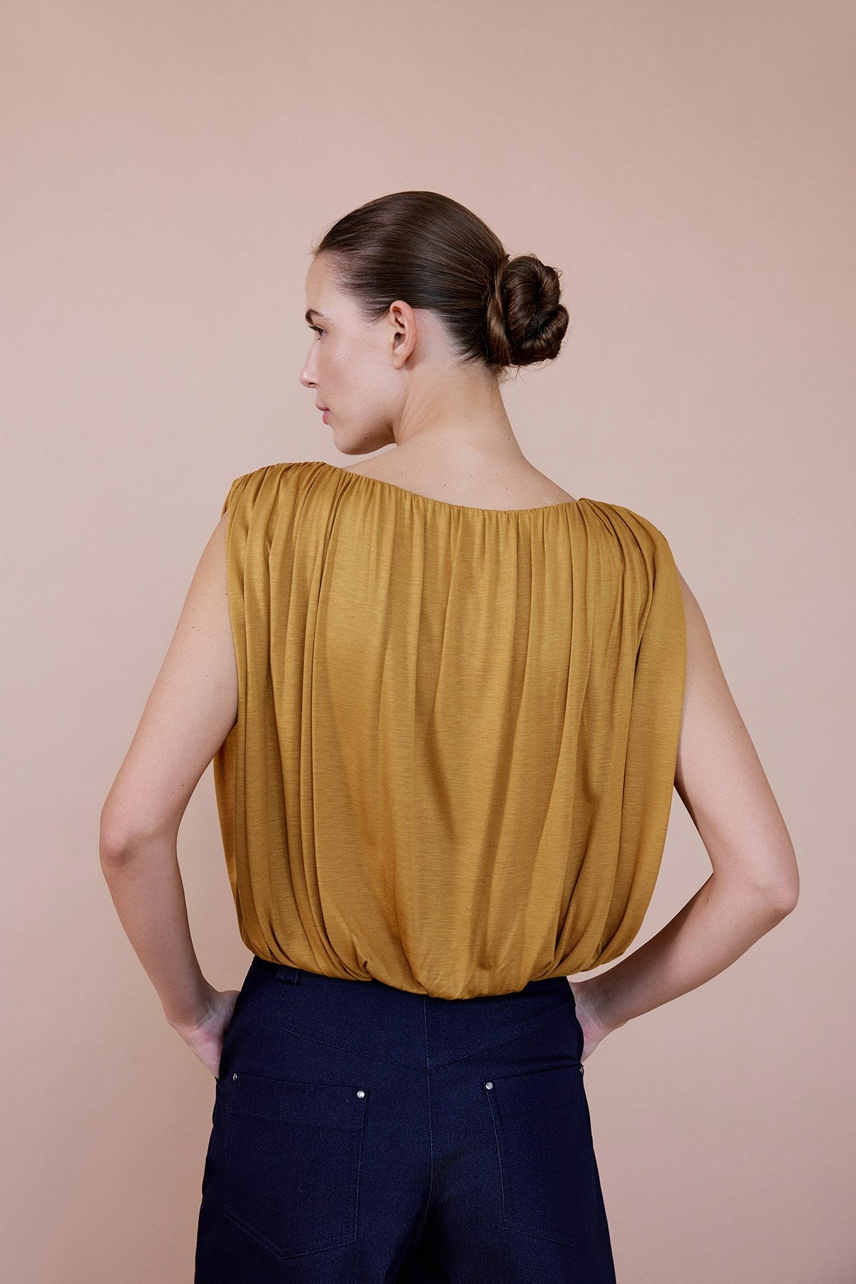 Crew Neck Knitted Tobacco Blouse