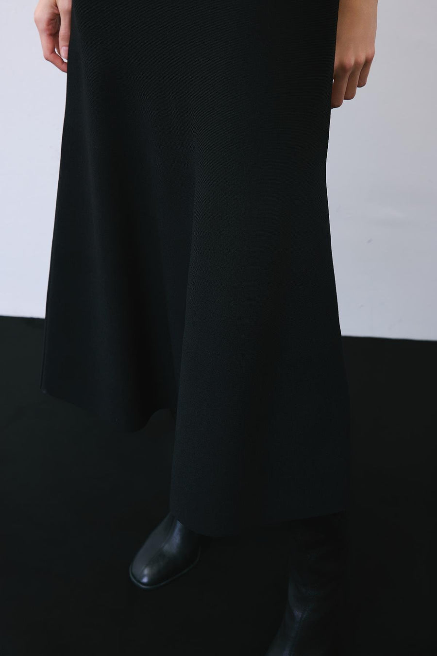 Knit Midi Skirt with Elastic Waist