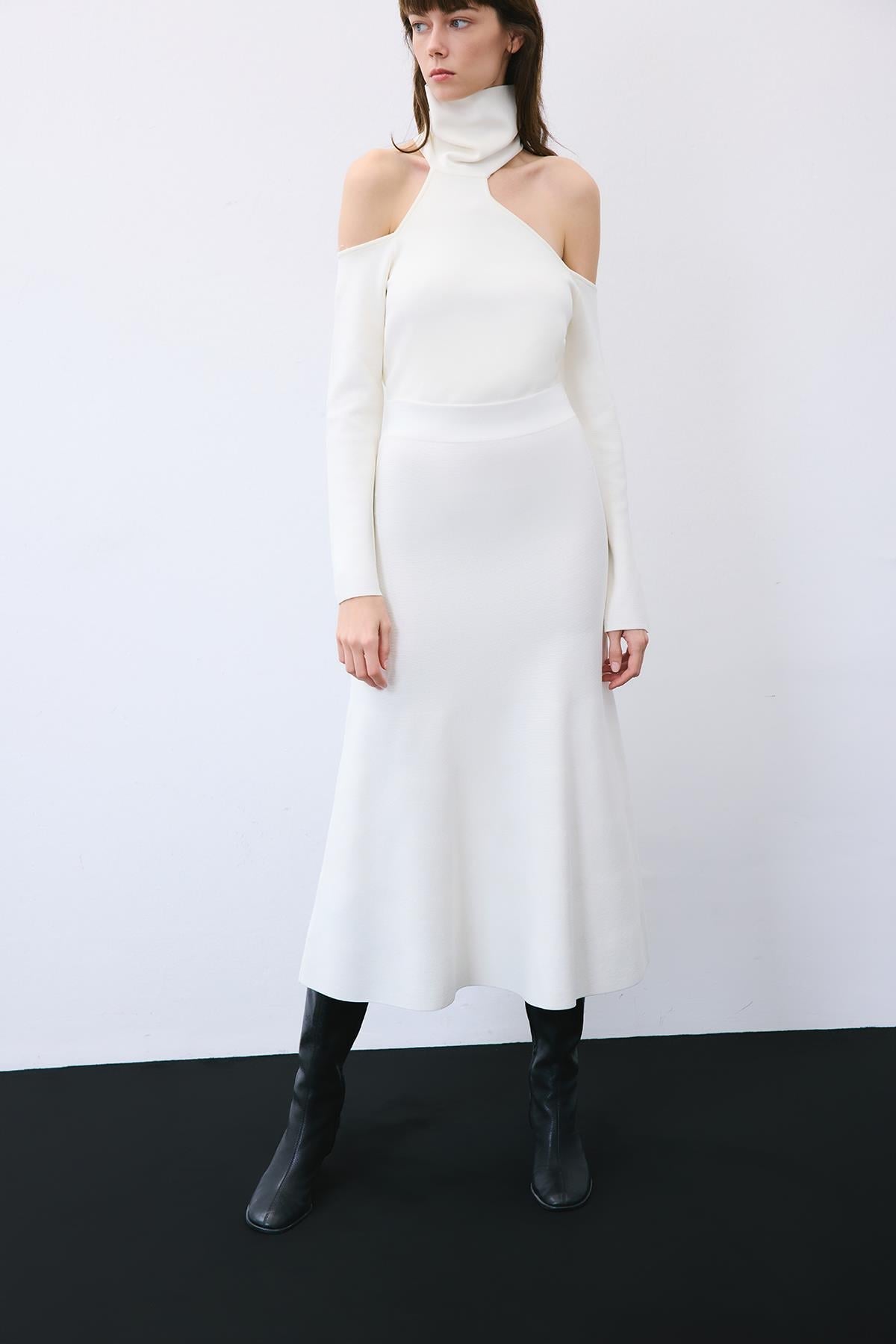 Knit Midi Skirt with Elastic Waist