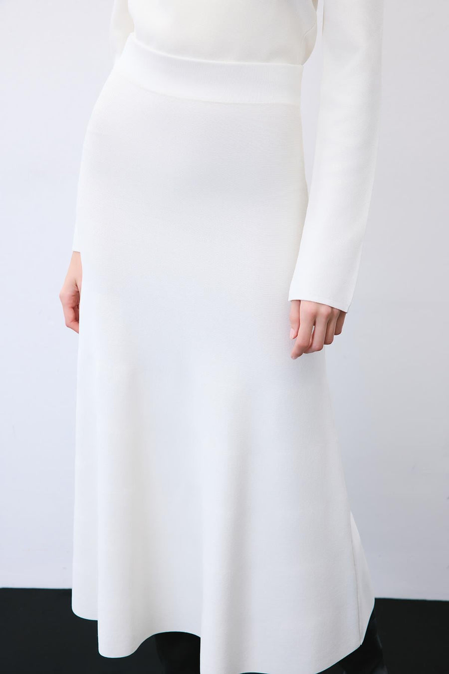 Knit Midi Skirt with Elastic Waist