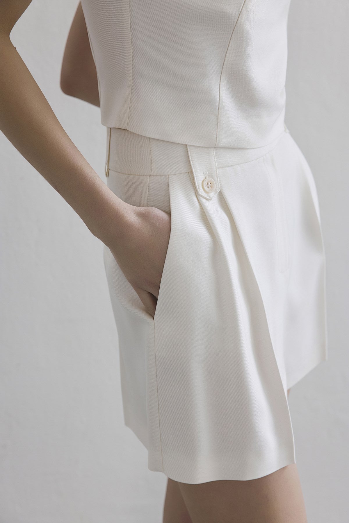 Pleated Side Pocket  Shorts
