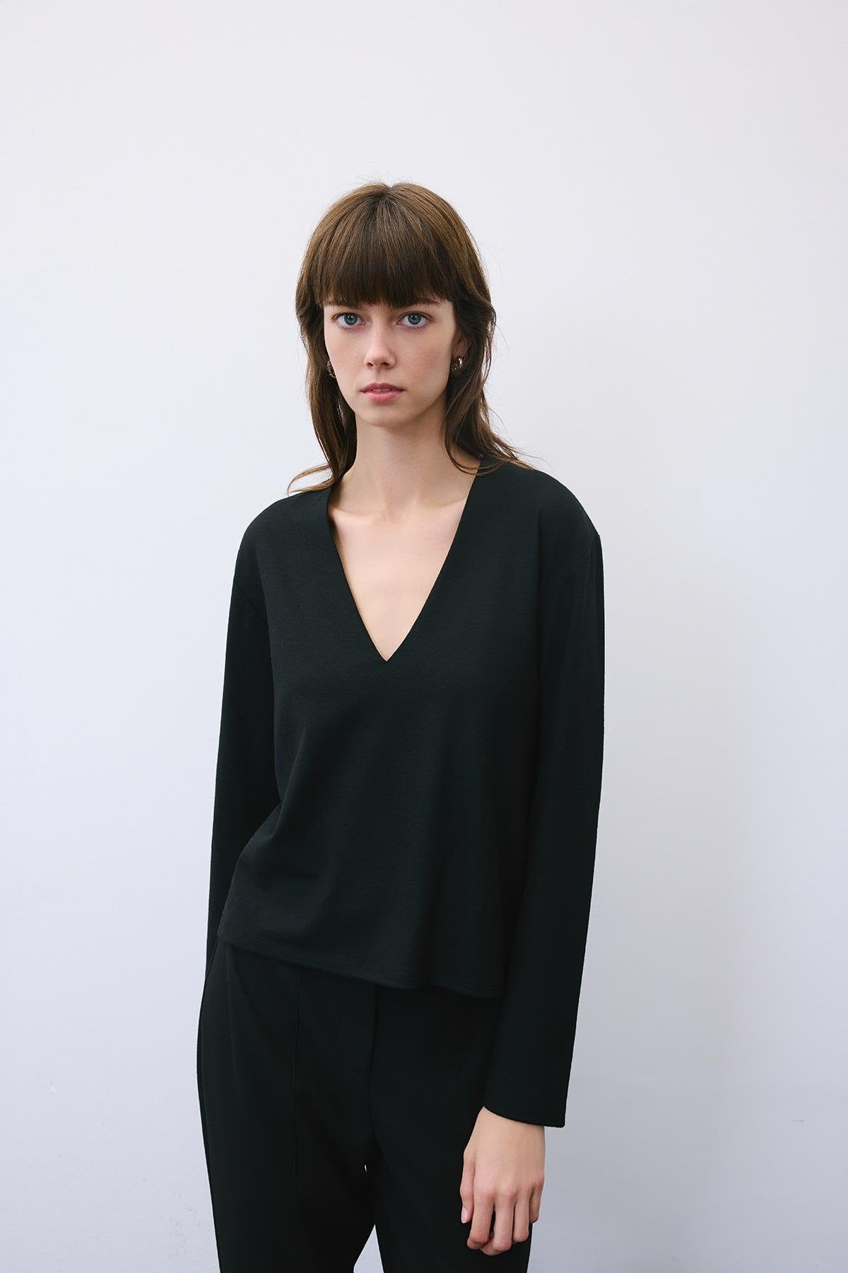 V-Neck Basic  Knit Blouse