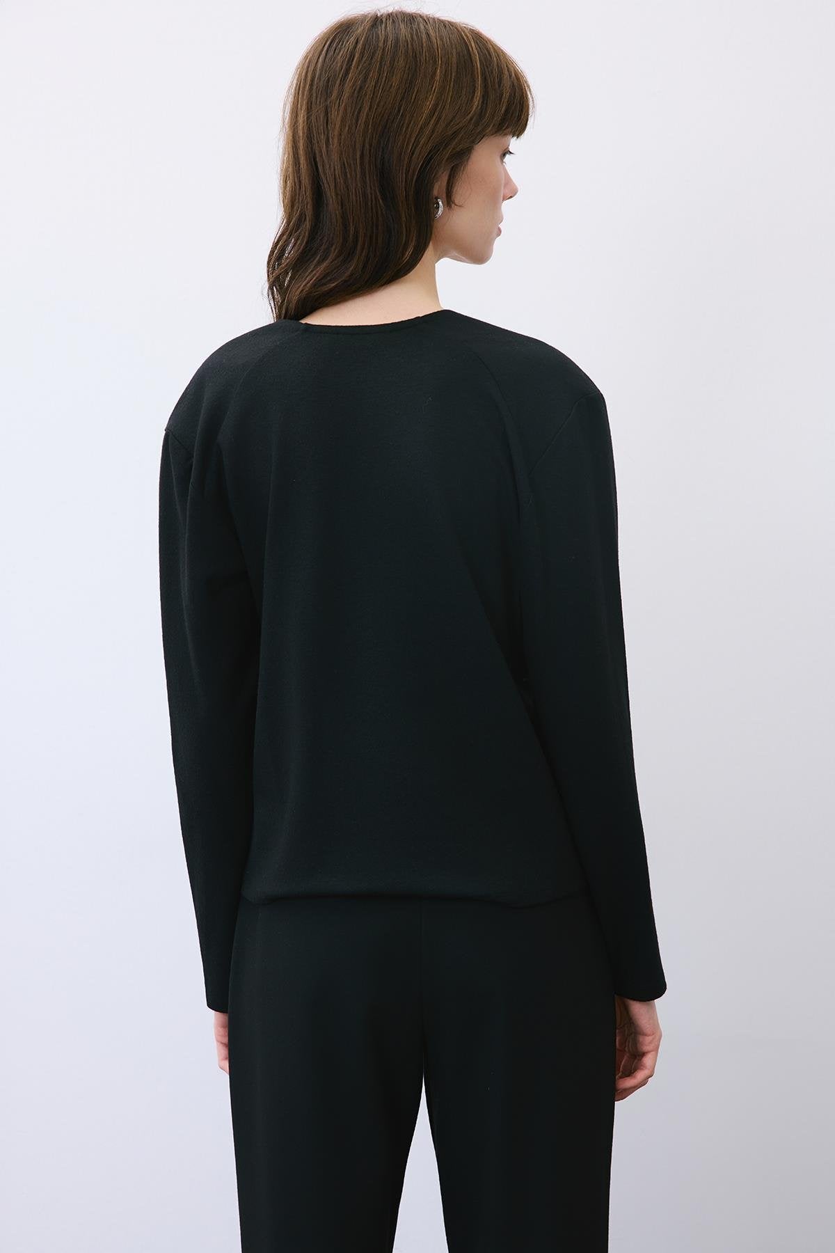 V-Neck Basic  Knit Blouse